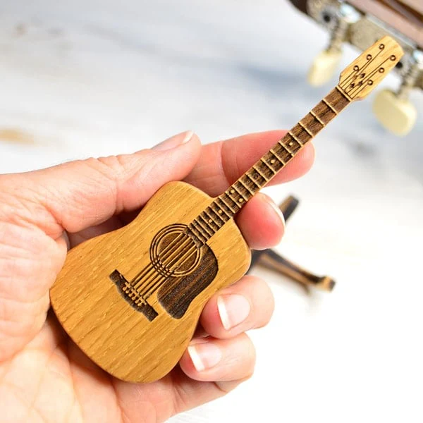 Natural Wood Guitar Pick Holder Case - Mini Acoustic Design for Musicians, Perfect Gift Idea - Image 7