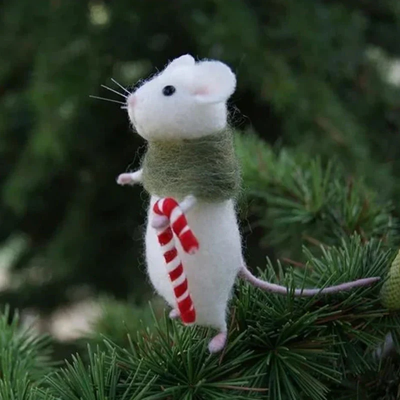 Handcrafted Felt Pumpkin Mouse Ornament - Unique Seasonal Decor for Halloween & Christmas Celebrations - Image 4